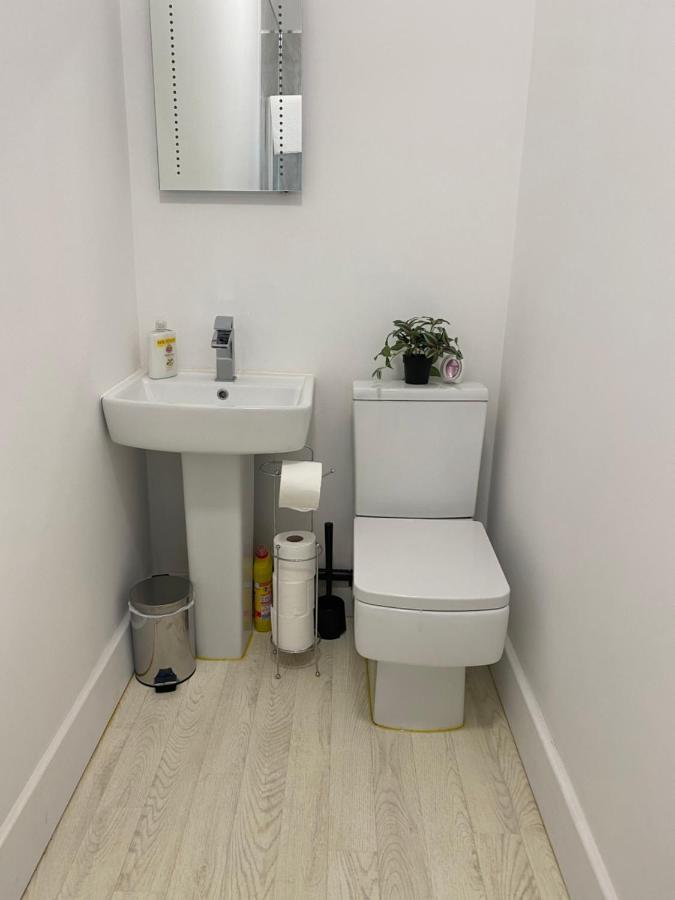 2D Spv Double En-Suite Room Wakefield Exterior photo